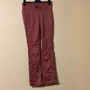 NWOT- The North Face Women APHRODITE 2.0 PANTS Lightweight
